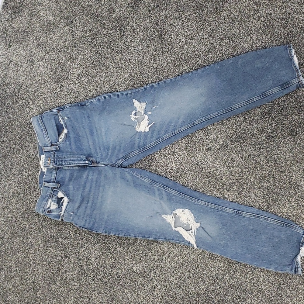 Abercrombie & Fitch denim! Size 27/4. Medium Dark Wash